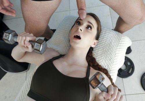 Nữ Thể Thao Cơ Bắp Quỳ Mút Cặc Huấn Luyện Viên Khổng Lồ